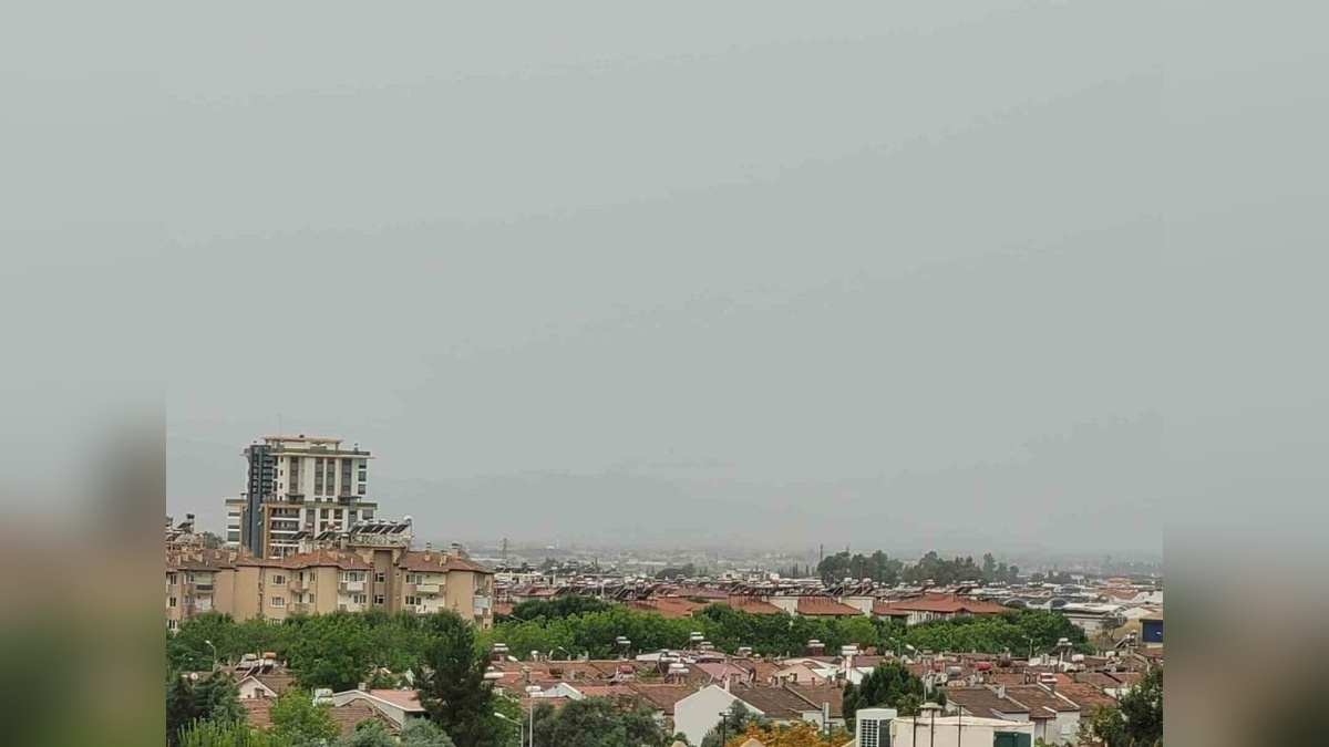 Aydın'da toz bulutu etkili oldu: Görüş mesafesi azaldı