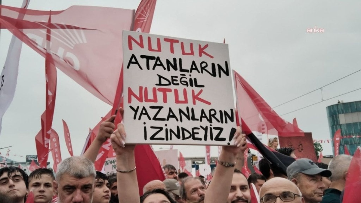 Bursa'da on binlerce kişi İmamoğlu'na destek verdi