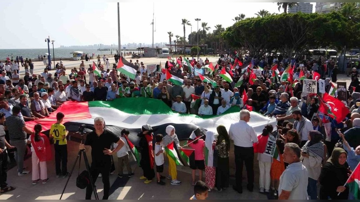 Mersin'de büyük Gazze mitingi: 'Sen yaşarken Gazze ölüyor'