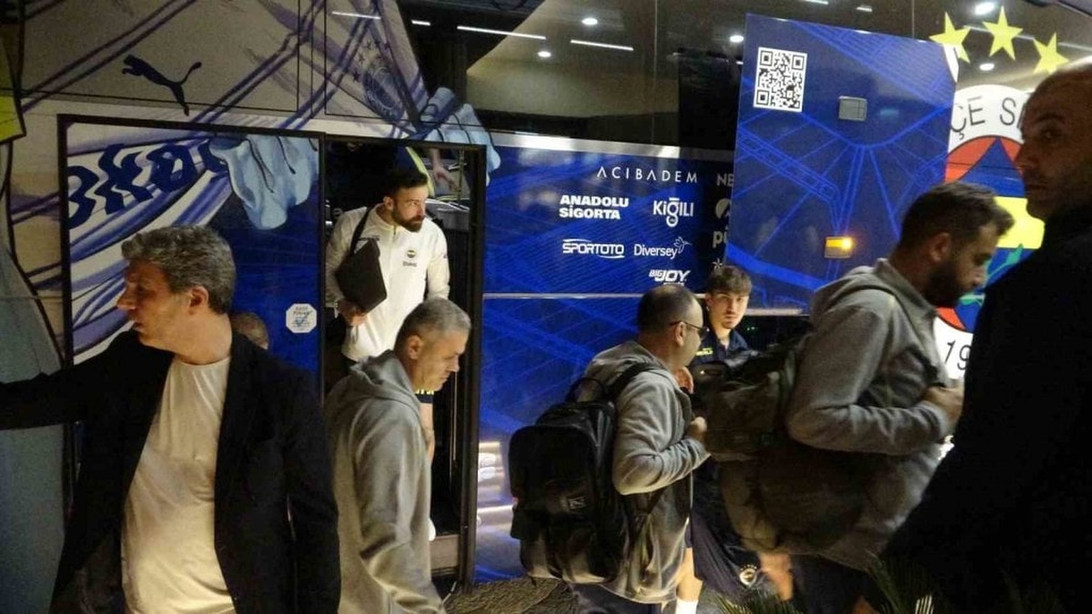 Fenerbahçe, Hatayspor maçı için Mersin'de