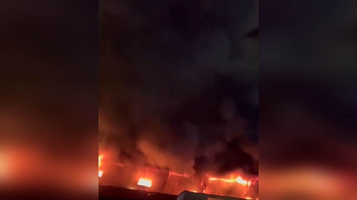 Kayseri'de mobilya atölyesinde yangın: İtfaiye ekipleri 2 saatte müdahale etti