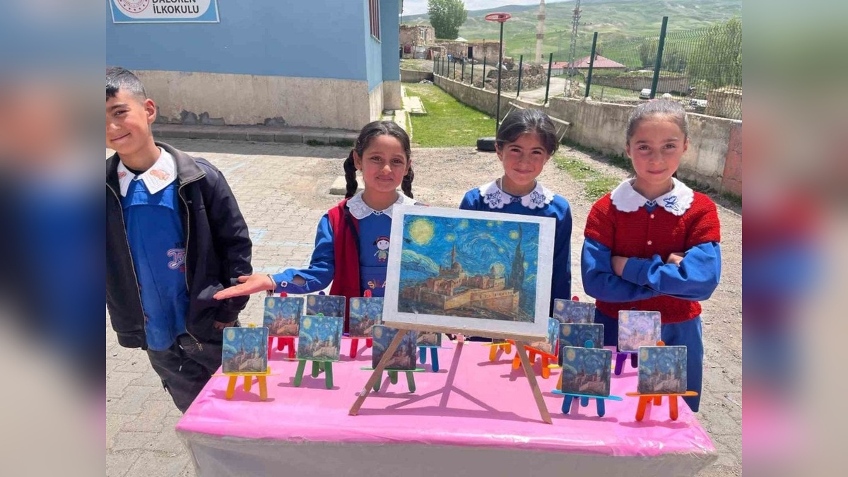 Ağrı'da geleneksel sanatlar minik ellerde canlandı