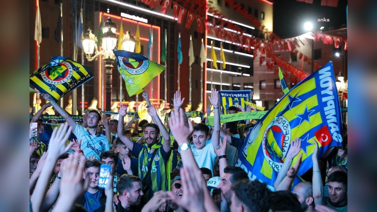 Fenerbahçe Beko'nun EuroLeague zaferi Keçiören'de coşkuyla kutlandı