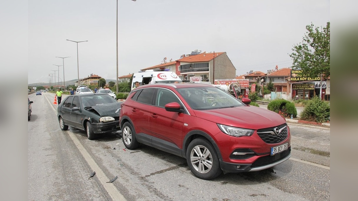 Kula'da trafik kazası: 1 yaralı