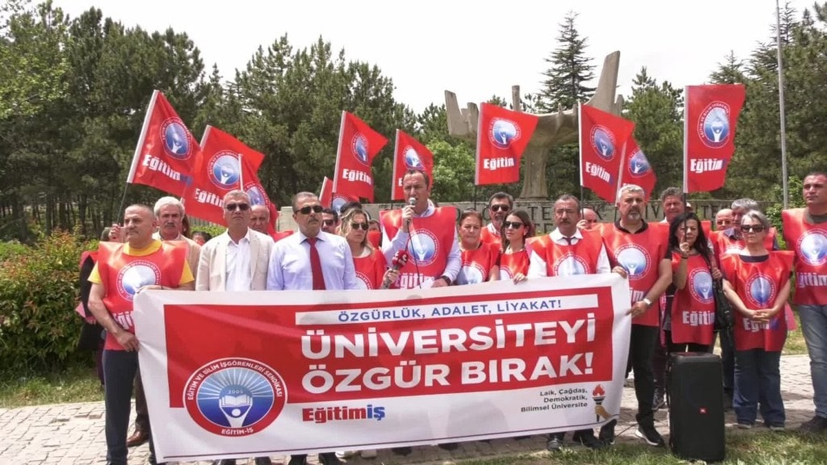 Eğitim-İş: Üniversiteler liseden hallice