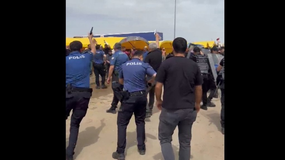 Ankara'da kurban pazarında arbede: 2 polis yaralandı