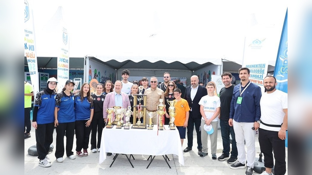 Sultangazi Belediye Başkanı Dursun, 7'nci Etnospor Kültür Festivali'ni ziyaret etti