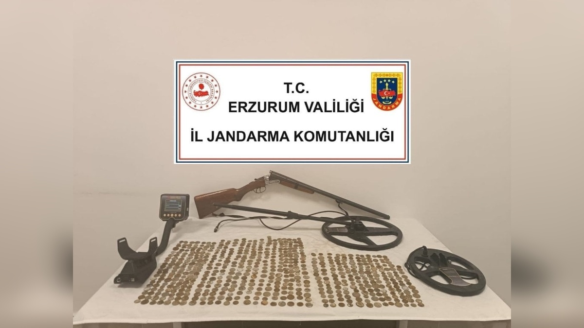 Tekman'da 615 tarihi sikke ele geçirildi