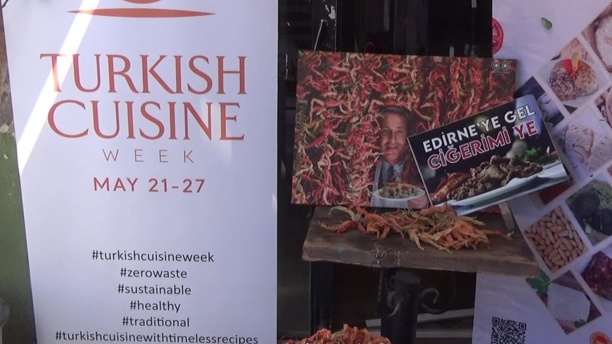 Edirne'de Türk Mutfağı Haftası'nda vatandaşlara tava ciğer ikram edildi