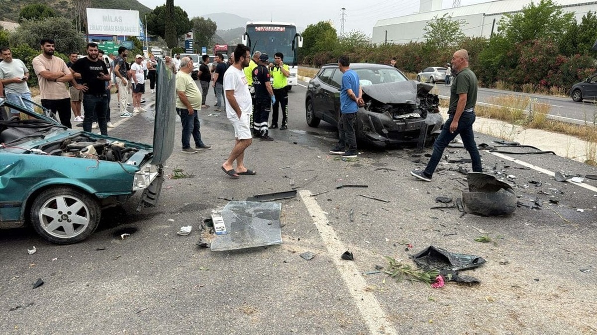 Milas'ta trafik kazası: Ünlü oyuncu Şerif Sezer Arna yaralandı