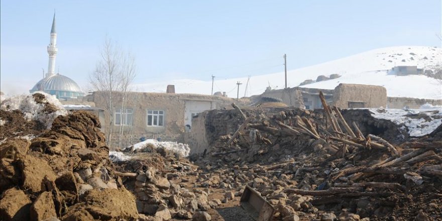 Başkale'deki depremde hayatını kaybedenlerin sayısı 10'a yükseldi