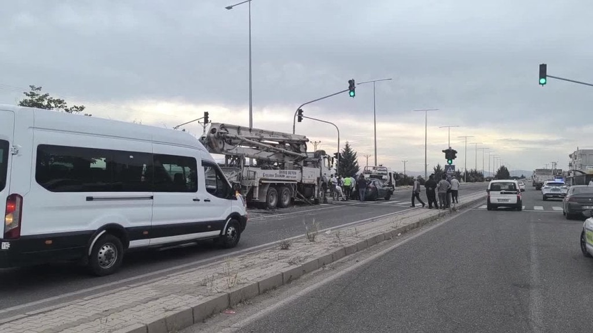 Diyarbakır'da zincirleme trafik kazası: 11 yaralı