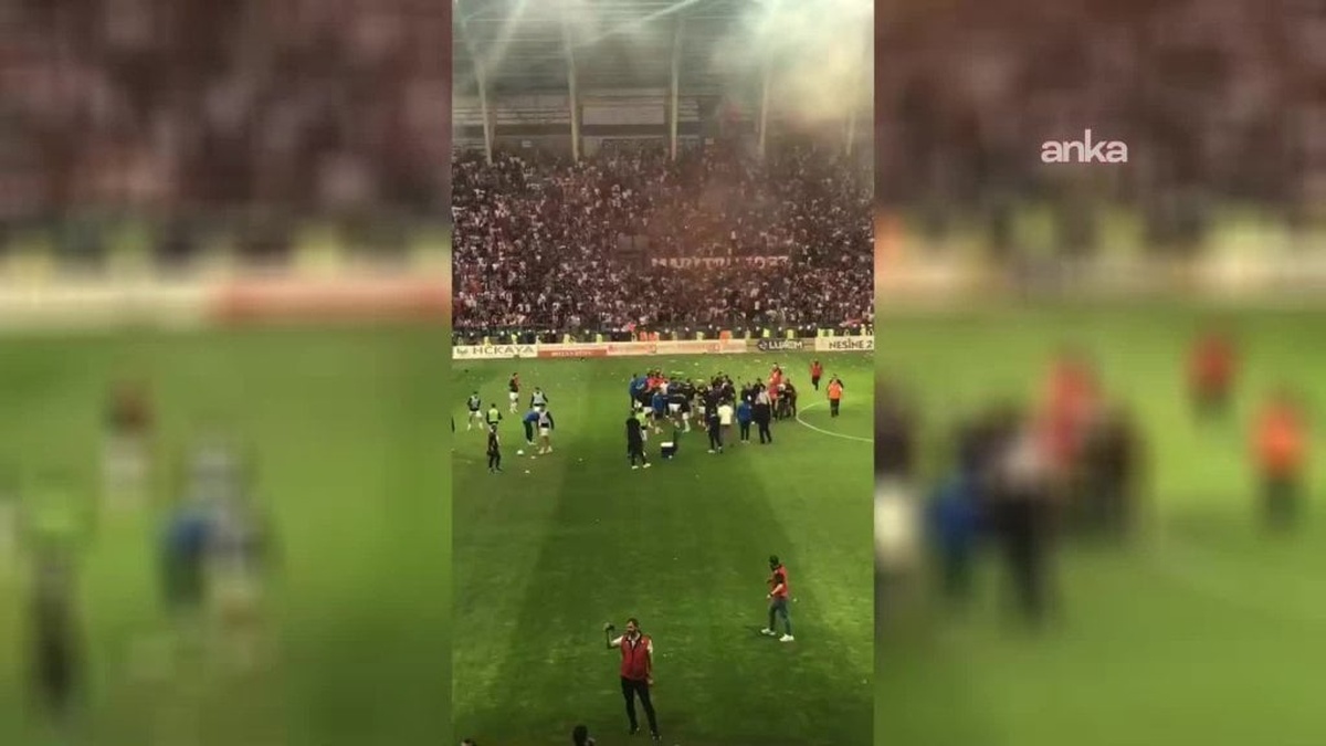 Elazığspor-Vanspor maçı yabancı madde nedeniyle tatil edildi