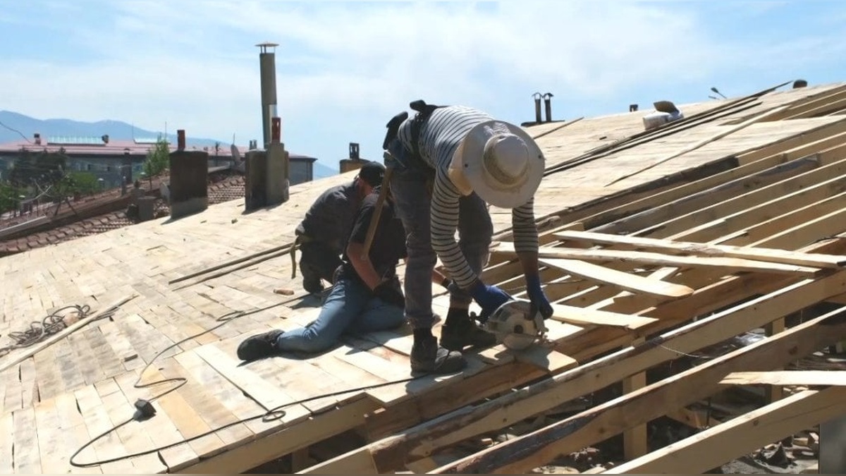 Erzincan Buğday Meydanı'nda yangın mağdurlarına destek devam ediyor