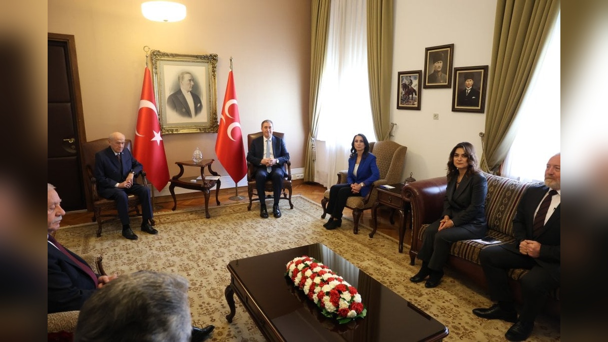 MHP lideri Bahçeli, DEM Parti heyetiyle görüştü