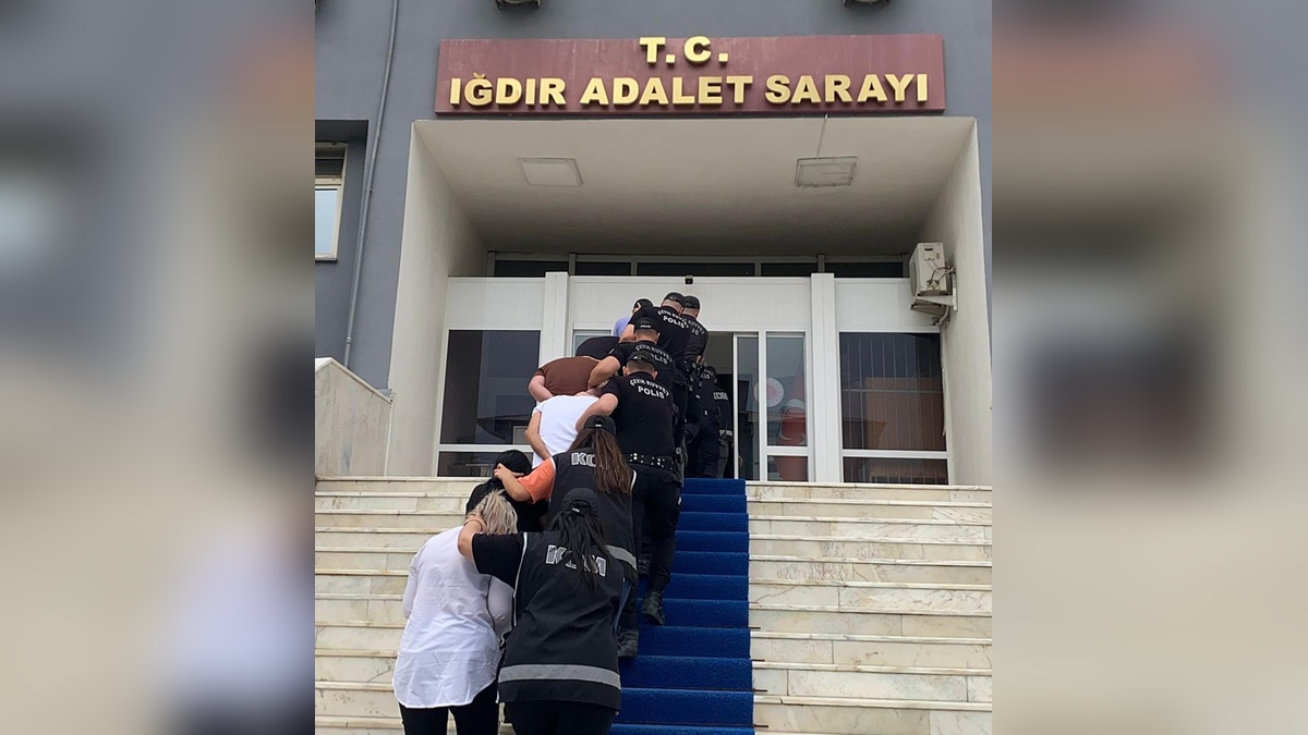 Iğdır'da fuhuş operasyonu: 10 şüpheli adliyede