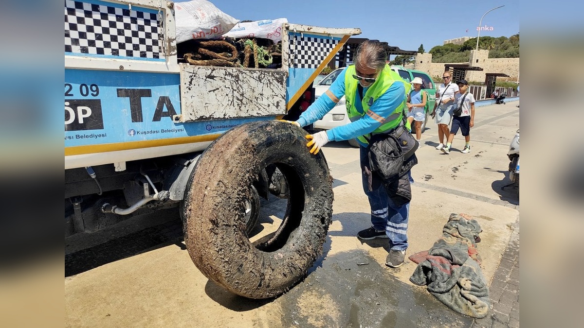 Kuşadası’nda deniz dibi temizliğinde 628 kilogram atık çıktı