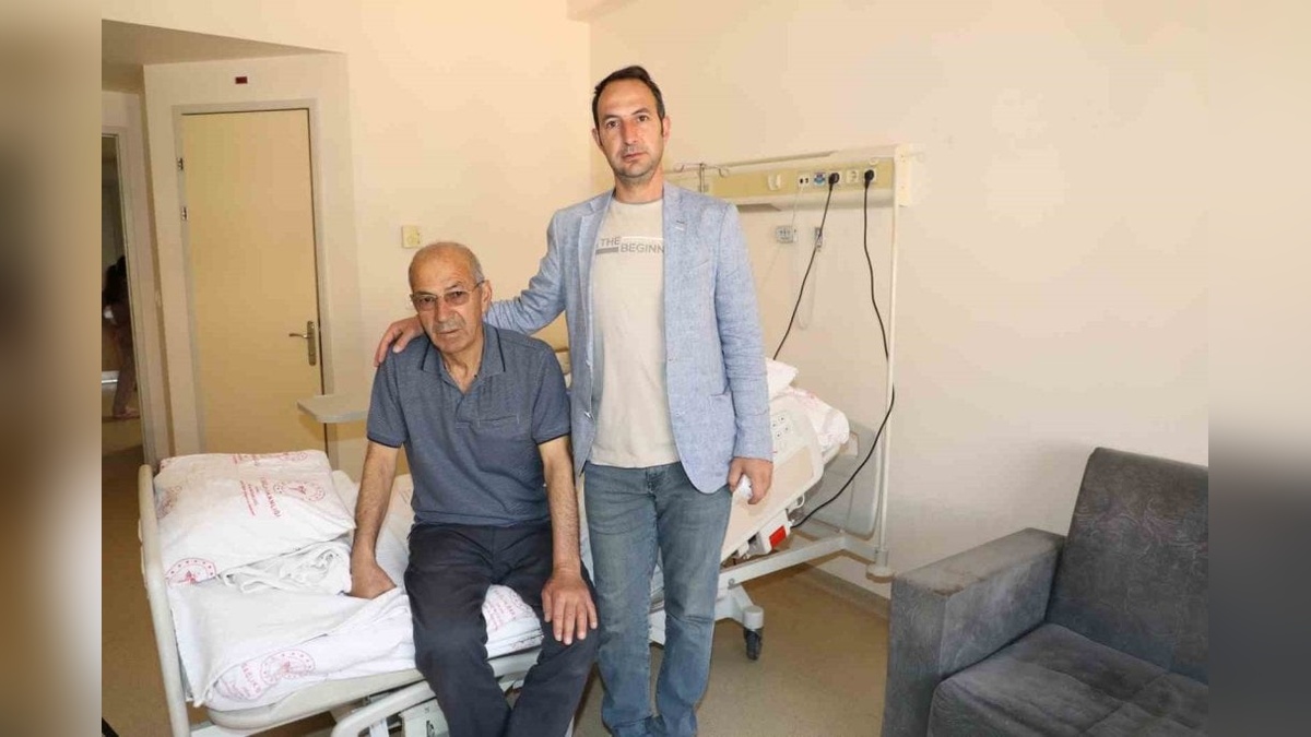 Ankara Atatürk Sanatoryum Eğitim ve Araştırma Hastanesi'nde 62 yaşındaki İbrahim Çolak'a gırtlak kanseri teşhisi konuldu