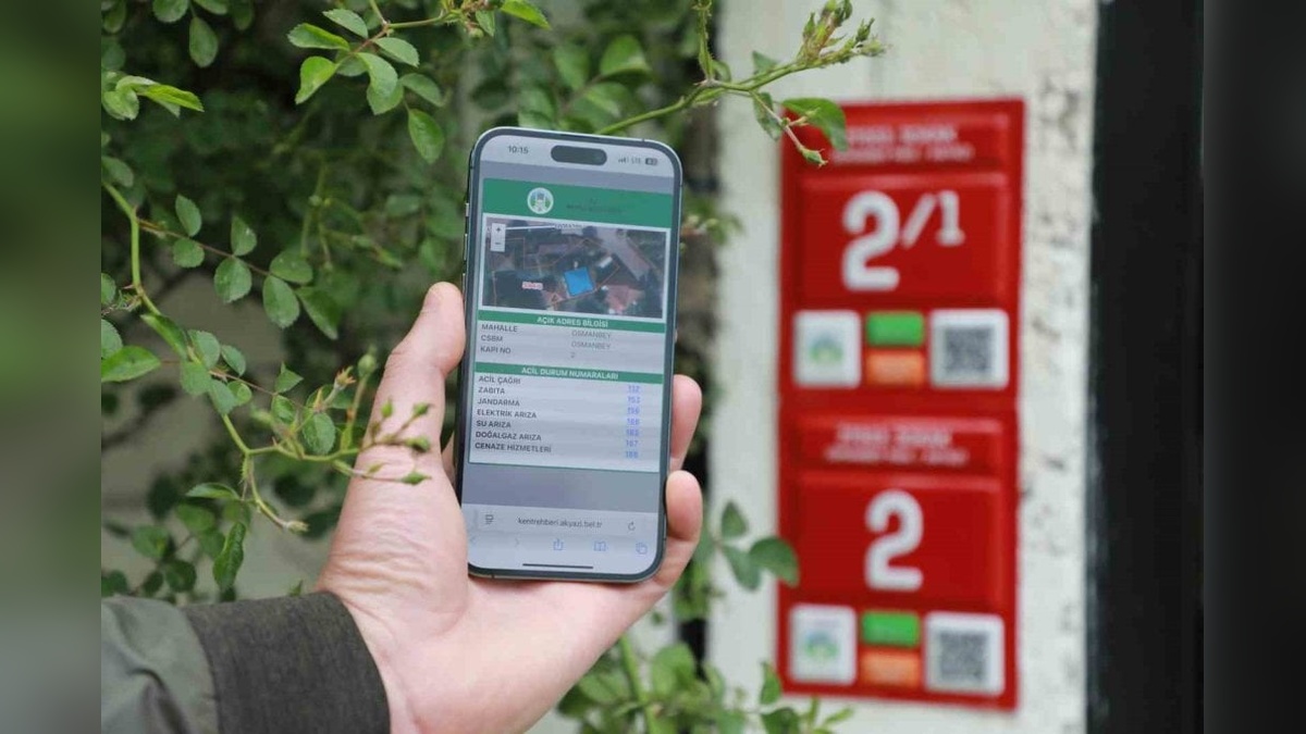 Akyazı'da 9 mahallede QR kodlu tabela uygulaması