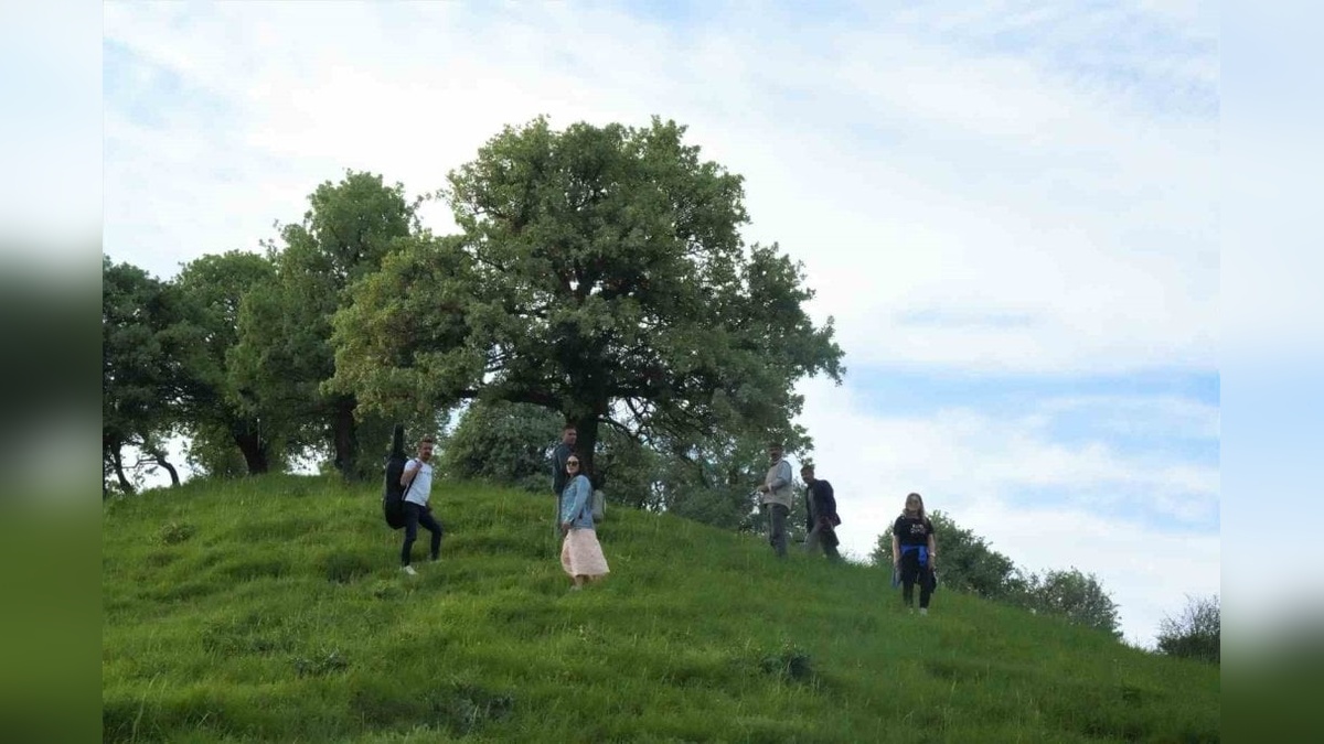 Muş'ta 110 bin ahlat ağacı çiçek açtı