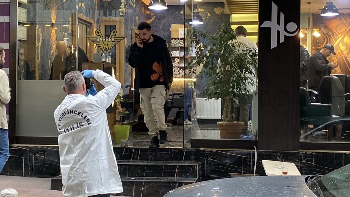 Samsun'da kuaförde silahlı saldırı: Kardeşini ensesinden vurdu