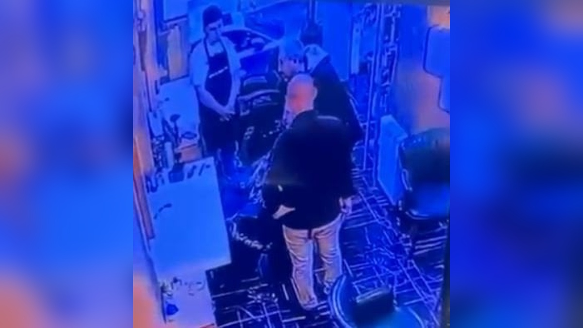 Samsun'da kuaförde cinayet: Kardeşini tabancayla vurarak öldürdü