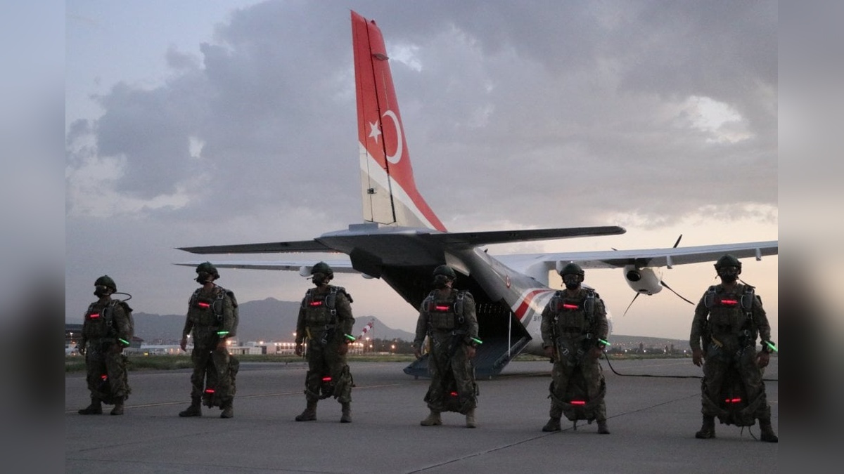 Erciyes 2025 tatbikatı başladı: 13 ülkeden 265 asker gece atlayışı yaptı