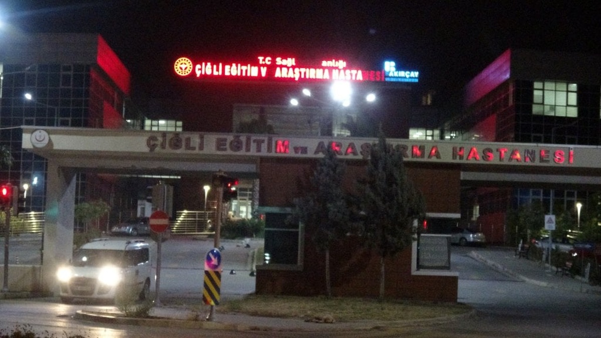 İzmir'de silahlı kavga: Aynı aileden 3 kişi yaralandı