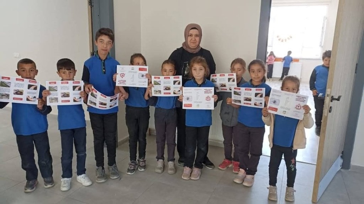 Selendi'de öğrencilere KKKA eğitimi verildi