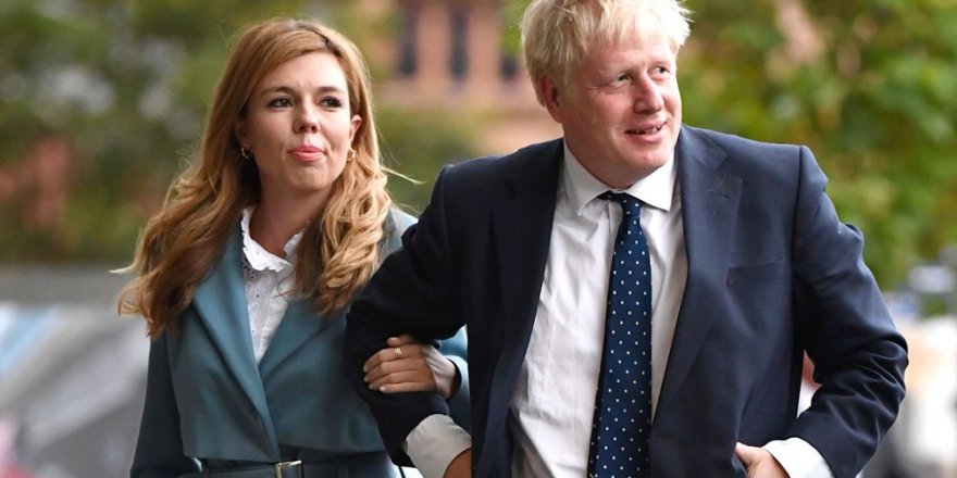 İngiltere Başbakanı Boris Johnson ile Carrie Symonds nişanlandı