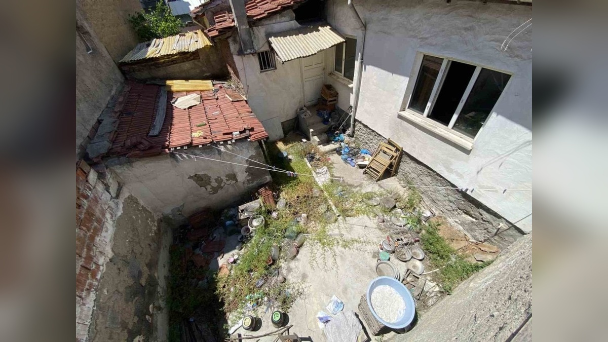 Eskişehir'de çöp evde onlarca kedi ölüsü iddiası: Mahalleli şikayetçi
