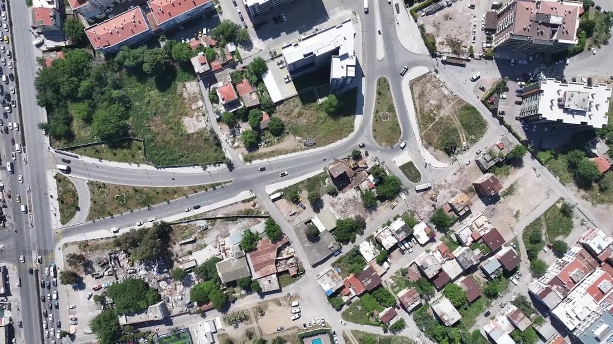 Karşıyaka’da 350 metrelik yeni imar yolu çalışmaları başladı