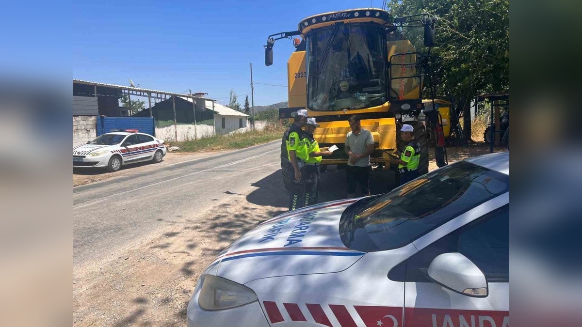 Aydın'da jandarmadan biçerdöver denetimi: 2 sürücüye ceza kesildi