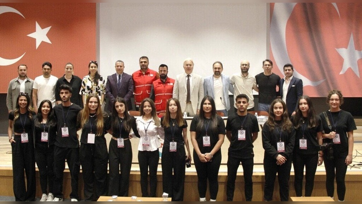 DPÜ'de kök hücre ve kan bağışı konferansı ve kampanyası düzenlendi