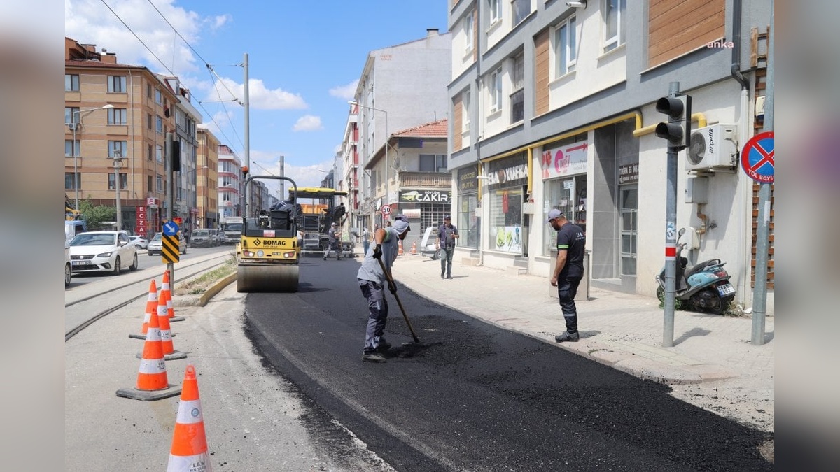 Eskişehir Büyükşehir Belediyesi, Çamlıca Mahallesi'nde yol çalışmalarına başladı