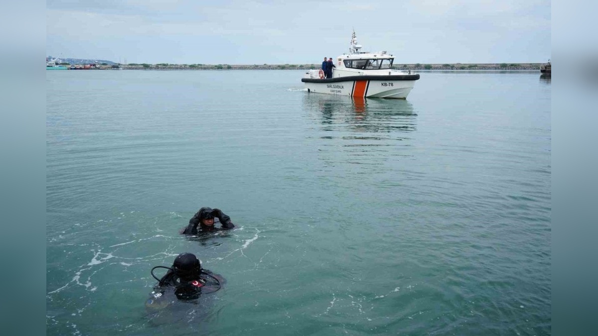 Samsun'da 40 öğrenciyle deniz temizliği etkinliği