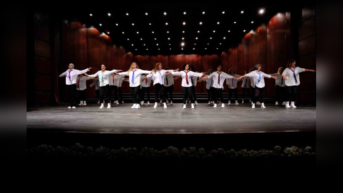 ESMEK Kadınlar Dans Topluluğu yıl sonu gösterisiyle büyüledi