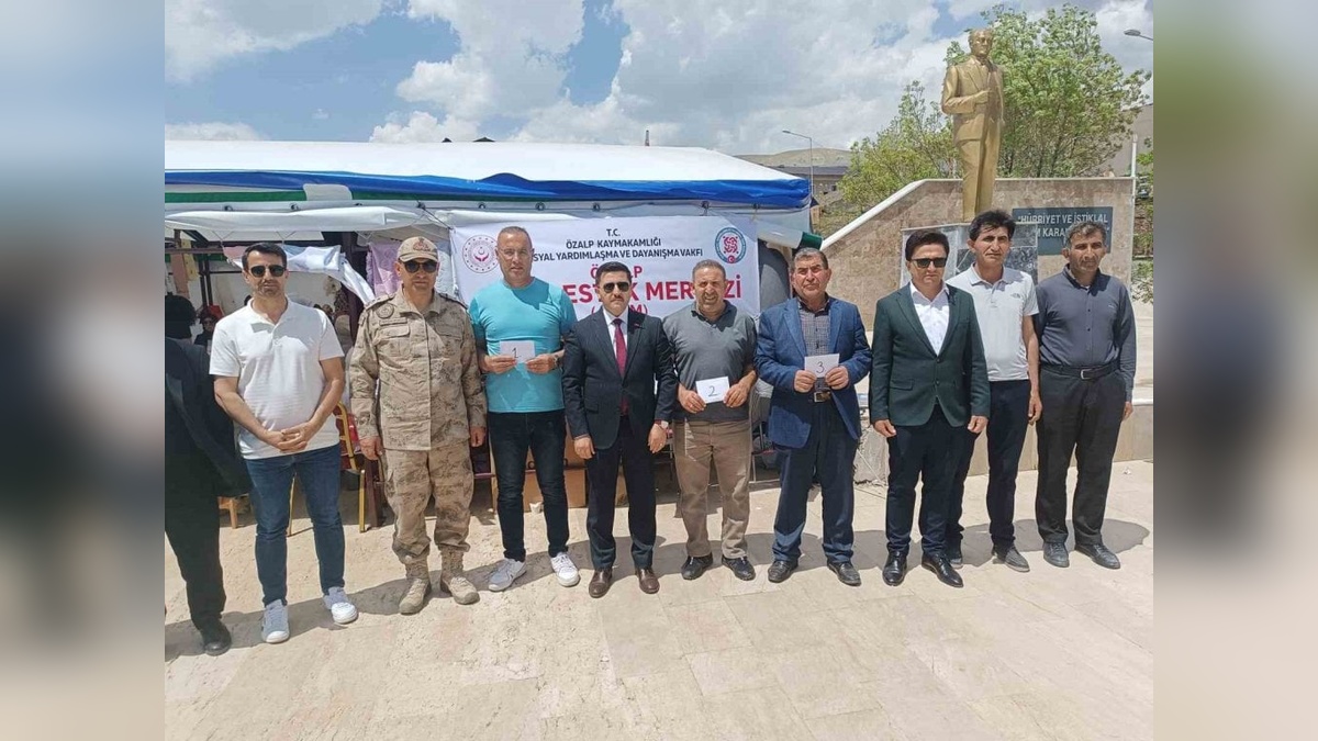 Özalp'ta dama turnuvası sona erdi