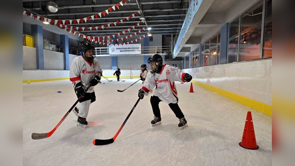 Muratpaşa Belediyespor Buz Hokeyi Takımı, Türkiye Şampiyonası'na hazırlanıyor