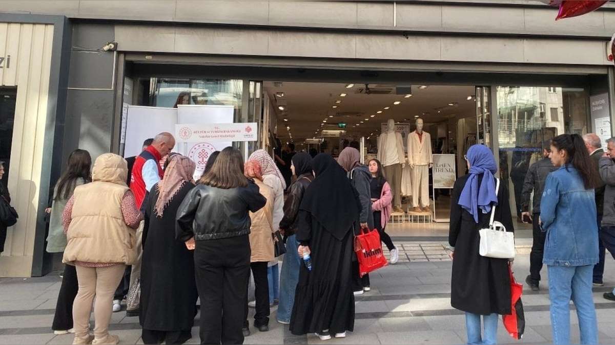 Sivas Vakıflar Bölge Müdürlüğü'nden 608 çocuğa bayram hediyesi