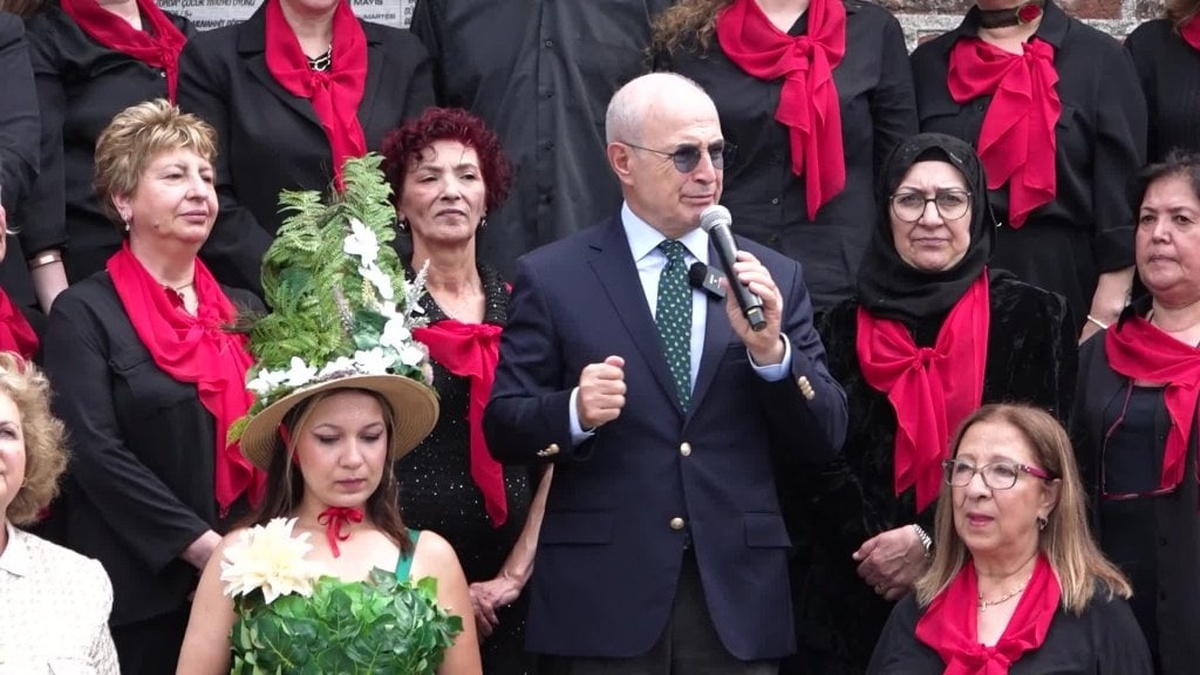 Büyükçekmece'de 'Doğanın Yansımaları' sergisi açıldı