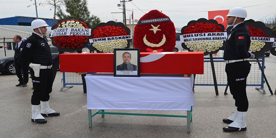 Şehit gümrük memuru, son yolculuğuna uğurladı