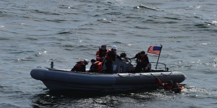 Silivri açıklarındaki yat yangınına ABD savaş gemisinden müdahale