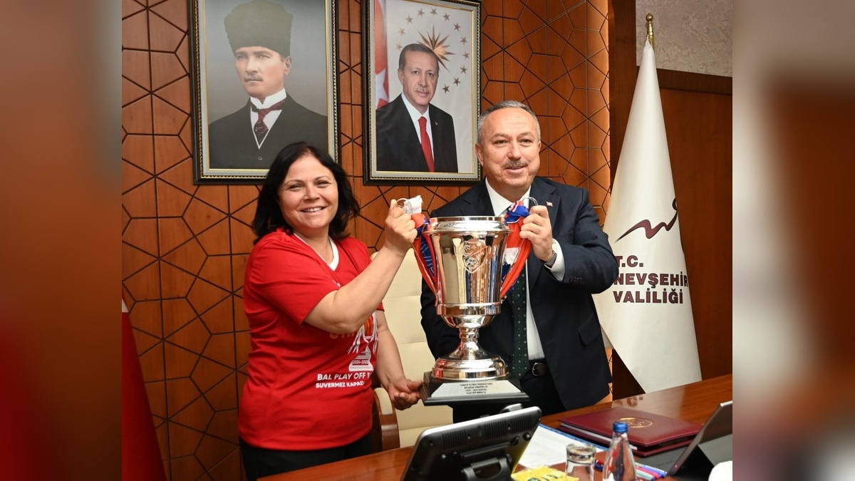 Suvermez Kapadokyaspor, BAL play-off şampiyonluğunu Vali Fidan'la kutladı