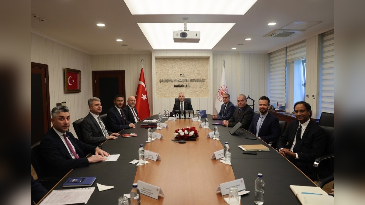 Bakan Işıkhan, Dünya Bankası Türkiye Direktörü Lopez ile görüştü