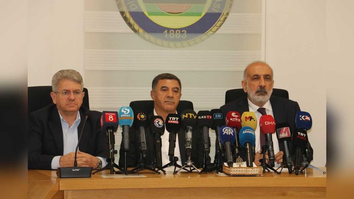 Diyarbakır'da 53 kuruluştan PKK'nın silah bırakması için ortak açıklama