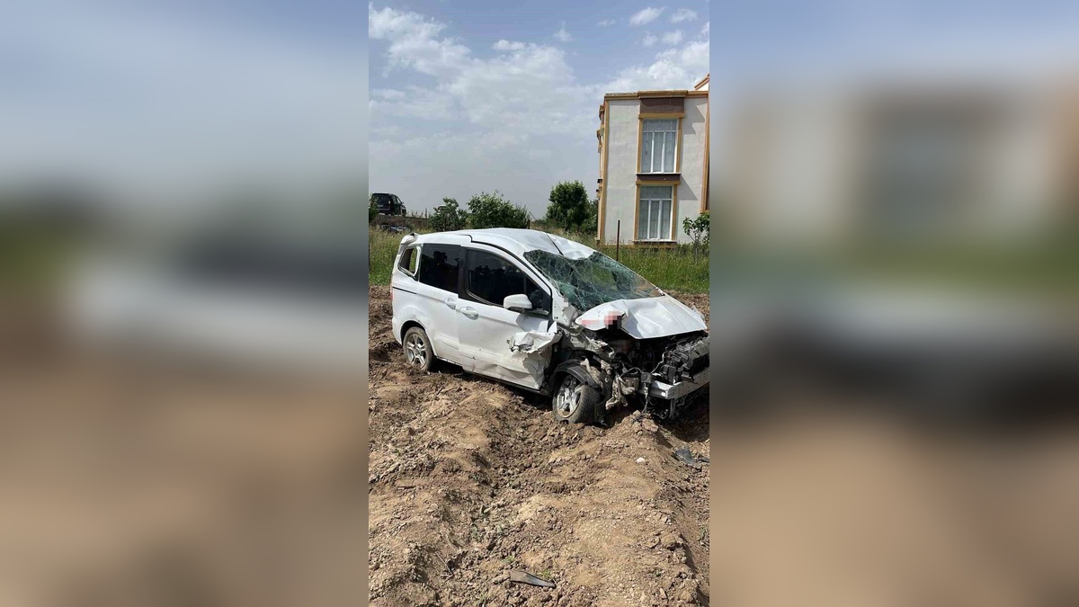 Batman'da kamyonet şarampole devrildi: 2 yaralı