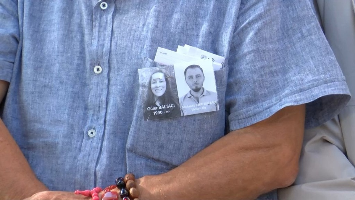 İzmir'de kemer altında kalan doktor çift Ankara'da toprağa verildi