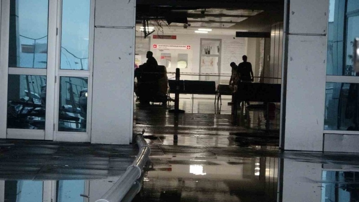 Malatya Eğitim ve Araştırma Hastanesi'nde tavan çöktü