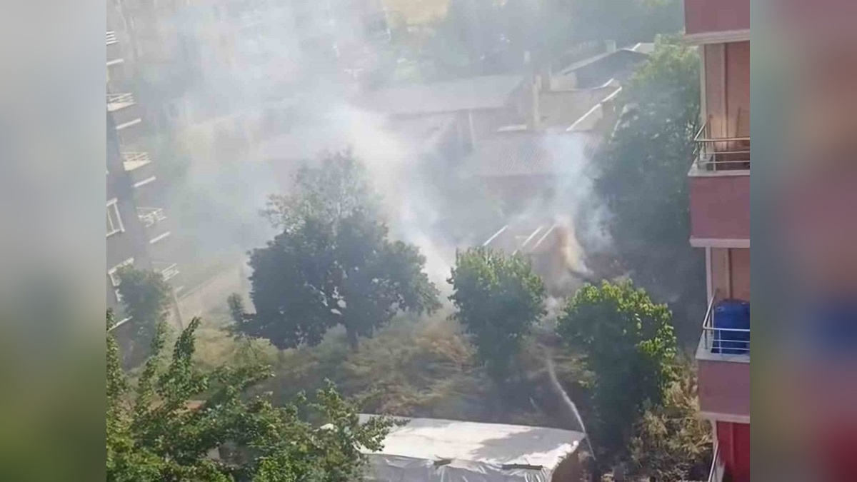 Siirt'in Kurtalan ilçesinde gecekondu yangını söndürüldü